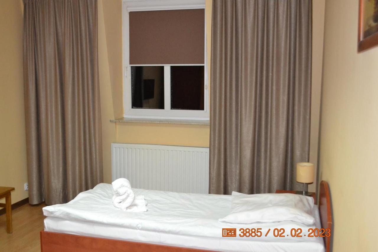 Hotel I Restauracja Jaskolka Alojzow Luaran gambar