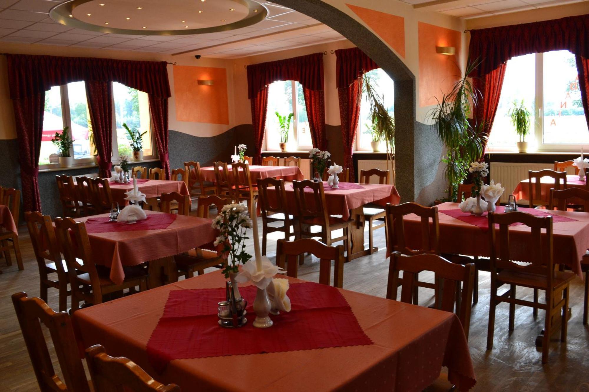 Hotel I Restauracja Jaskolka Alojzow Luaran gambar